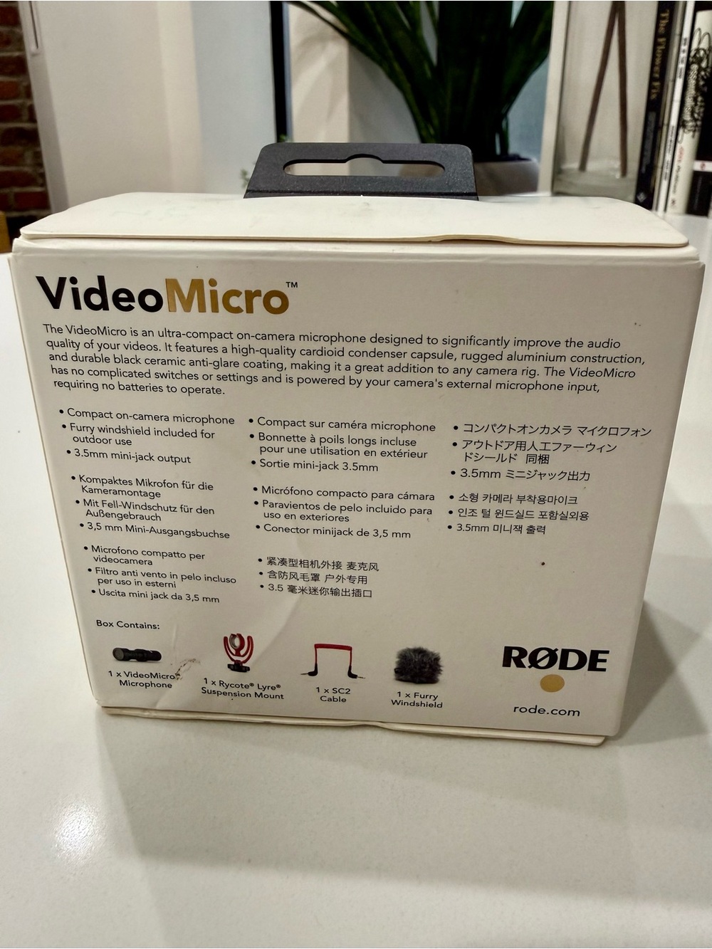 VideoMicro Compact On-Camera Microphone – Red/Black - Picture 2 of 5